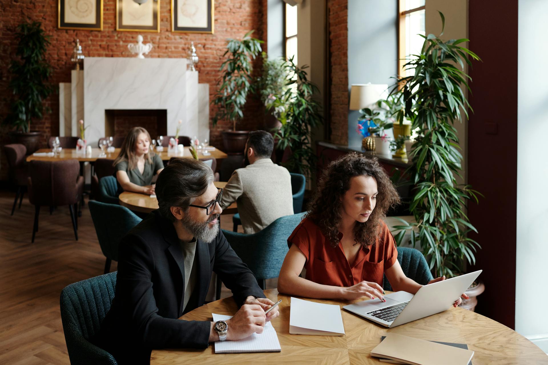 pexels-edmond-dantes-4339731