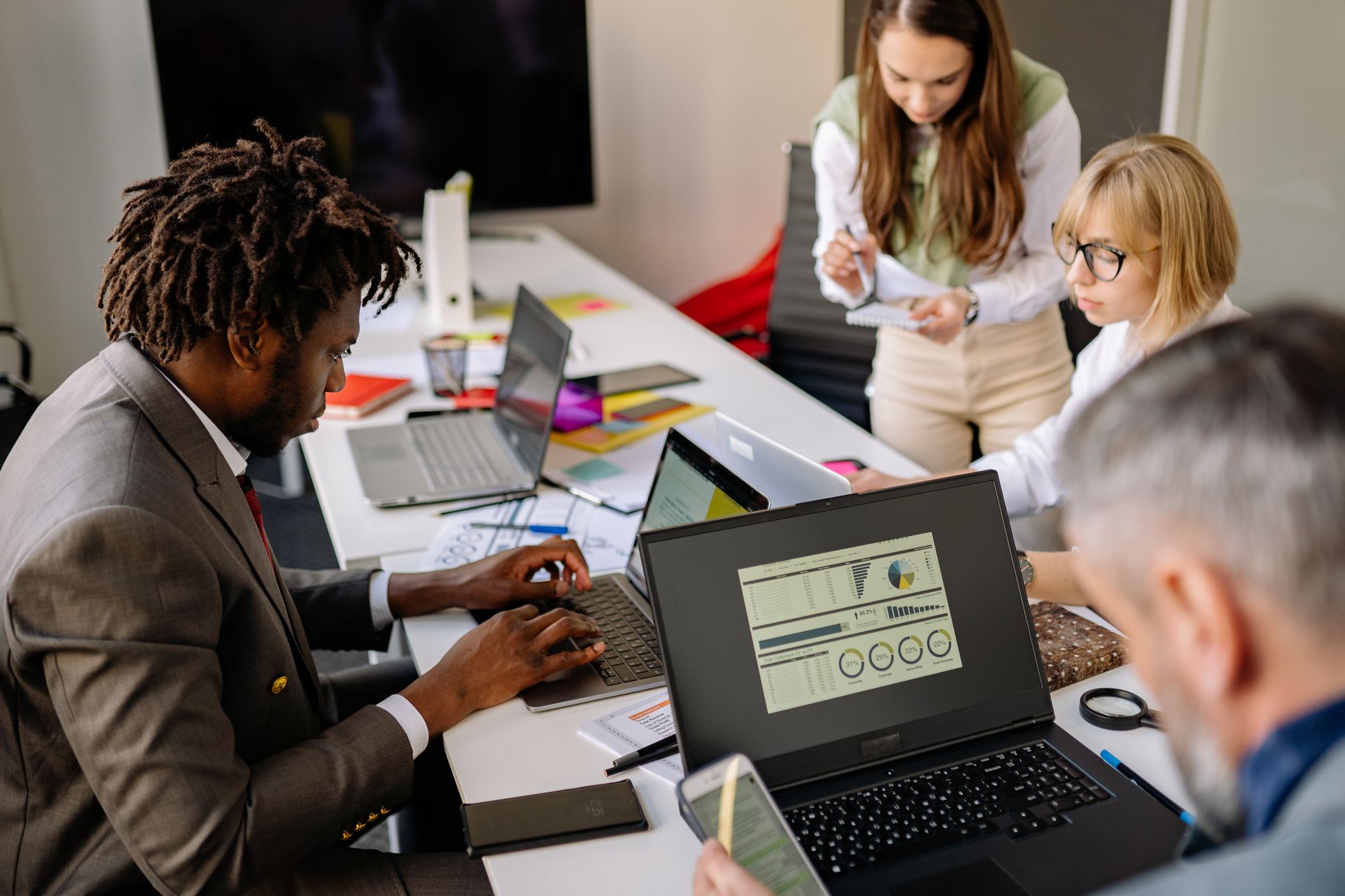 Franchise Marketing Support: What to Give Franchisees and How featured image
