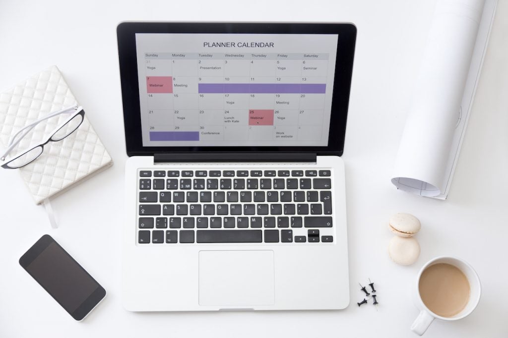 laptop-showing-intranet-calendar